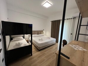Soundproofing, free WiFi - Green Garden Villa (Durrës)