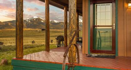 Cabin on 20 Acres | Wildlife, Big Views, Firepit | Close to Yellowstone