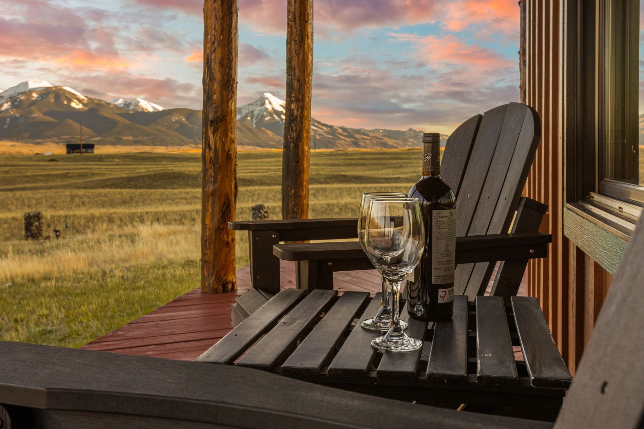 المنطقة المحيطة بالمنشأة