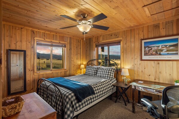 2 bedrooms, desk, travel crib, free WiFi