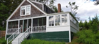 Green Pastures - Classic Maine Cottage!
