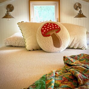 1 bedroom, free WiFi, bed sheets - Wildcat Polly ~ Tiny but Wild
Unique tiny home in Durango, Colorado (Durango)