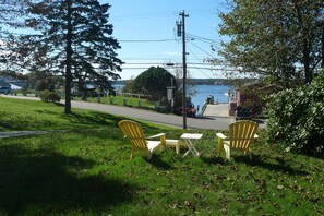 Property grounds - Hove To - Whole Home - Close to Downtown Boothbay Harbor! (Boothbay Harbor)