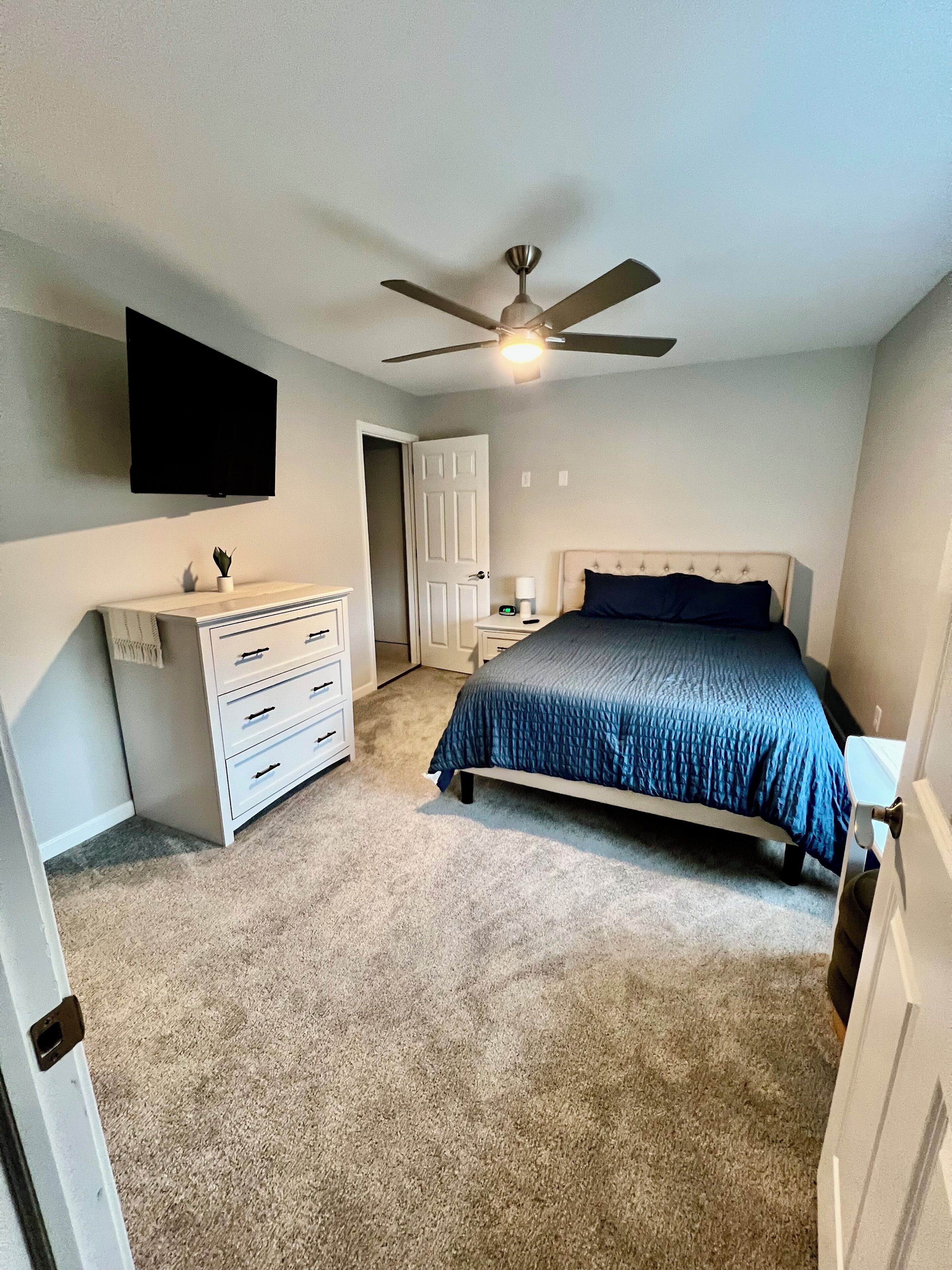 3 bedrooms, iron/ironing board, free WiFi, bed sheets