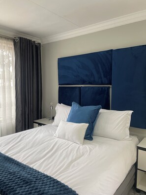 Desk, laptop workspace, iron/ironing board, free WiFi