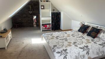 2 soverom, strykejern/-brett, wi-fi (inkludert) og sengetøy