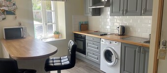 Large house over 3 floors in quiet village setting close to canal & country walk