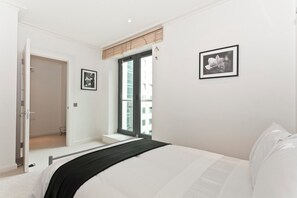 2 quartos, ferros/tábuas de passar roupa, Wi-Fi, roupa de cama
