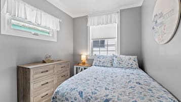 2 bedrooms, iron/ironing board, WiFi (free), bed sheets