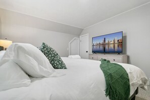 3 bedrooms, desk, iron/ironing board, travel cot