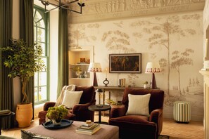 Eskfield | Khu phòng khách | TV màn hình phẳng 