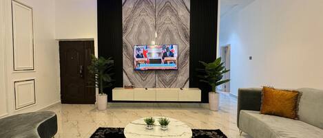 Deluxe Apartment, Balcony, City View | Living area