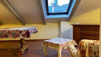 Triple Room, Non Smoking, Kitchenette | Living area