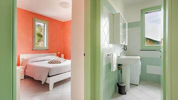 2 bedrooms, in-room safe, free WiFi, bed sheets