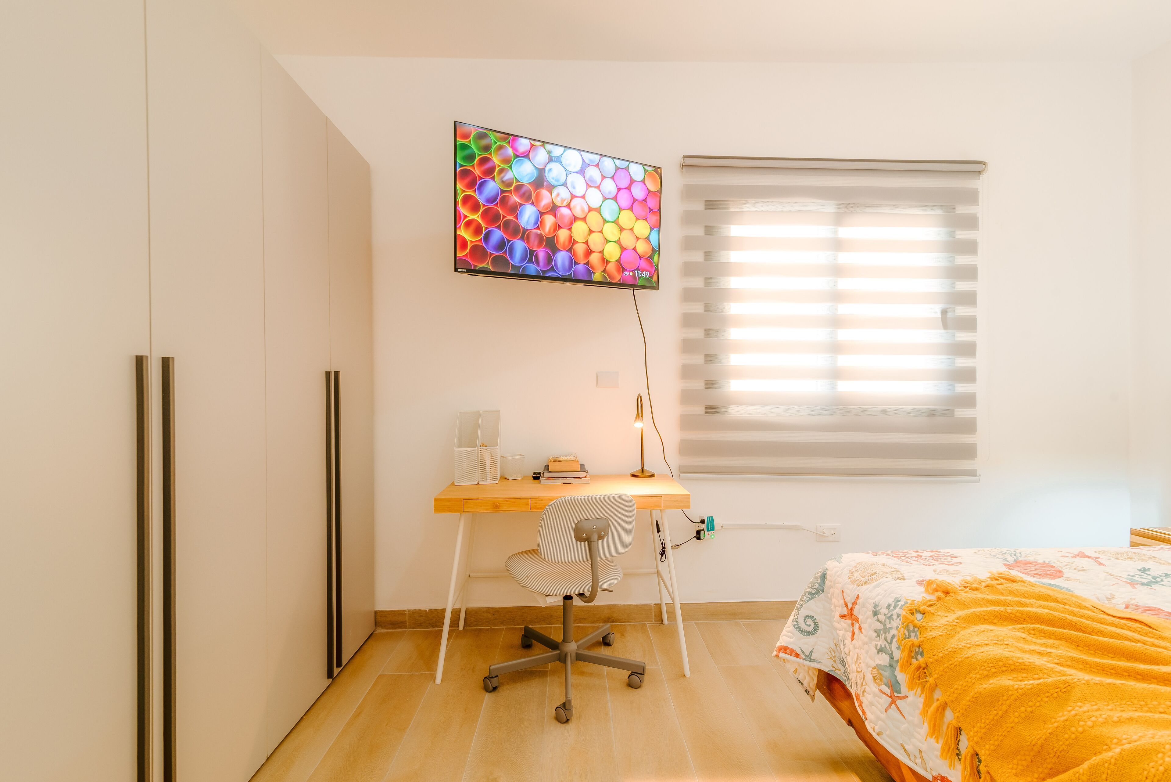 3 habitaciones, escritorio, tabla de planchar con plancha y wifi gratis 