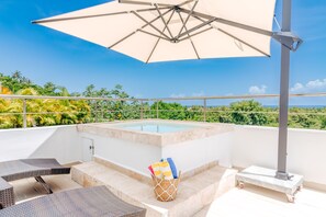 Outdoor spa tub - Spirint of Terrena 3BR Relax Villa with Private Jacuz, ocean view,Bbq,beach 500m (Las Terrenas)