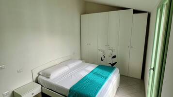 2 Schlafzimmer, Zimmersafe, kostenloses WLAN, Bettwäsche