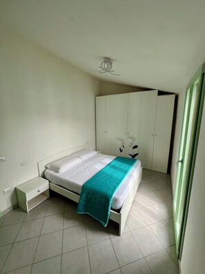 2 makuuhuonetta, tallelokero huoneessa, ilmainen Wi-Fi, vuodevaatteet