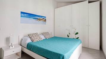 2 bedrooms, in-room safe, free WiFi, bed sheets