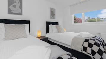 2 bedrooms, iron/ironing board, free WiFi, bed sheets