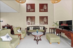 Vila, 2 quartos, piscina particular | Área de estar