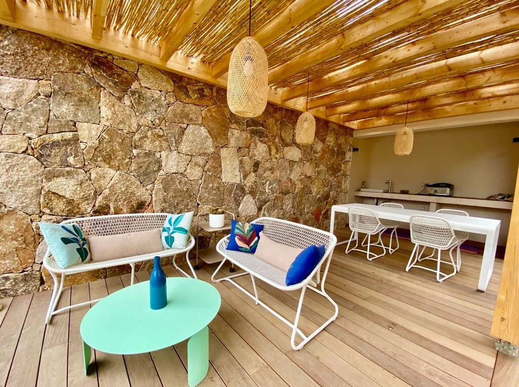 Familie villa, terras, uitzicht op tuin | Woonruimte | Televisie