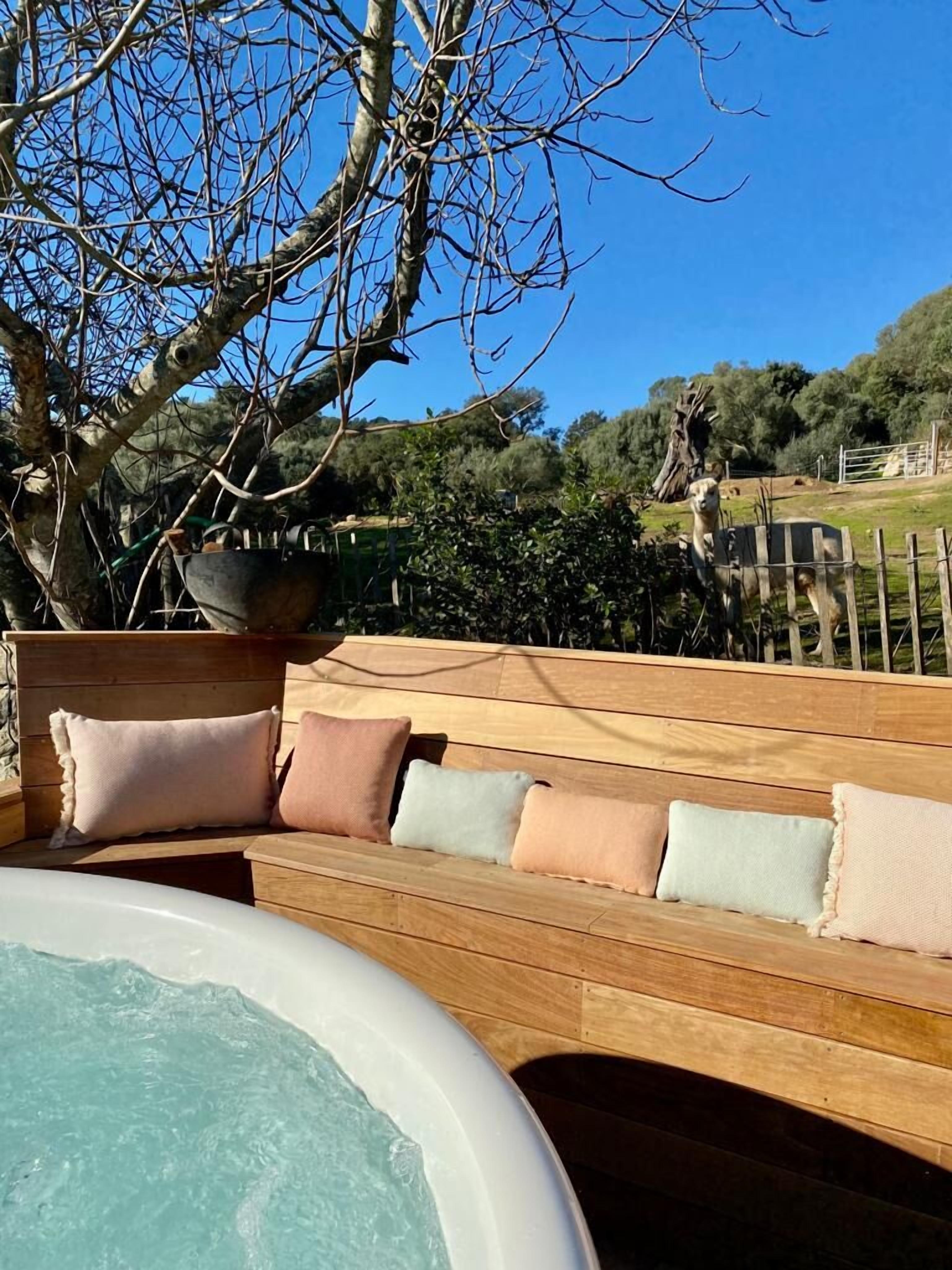 Deluxe Villa, Patio, Garden View | Private spa tub