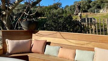 Deluxe Villa, Patio, Garden View | Private spa tub