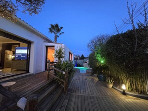 Exterior - Charming cosy villa with swimming pool located between Aix en Provence and Marseille (Saint-Victoret)