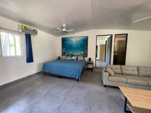 Studio Suite Keluarga, Bebas Asap Rokok, kamar mandi pribadi | Seprai premium, tempat tidur bayi (biaya tambahan), dan Wi-Fi gratis