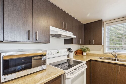 2BDR Condo Overlooking Blue Mountain Village - 216 Cachet Crossing