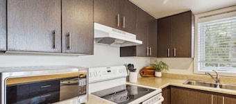 2BDR Condo Overlooking Blue Mountain Village - 216 Cachet Crossing