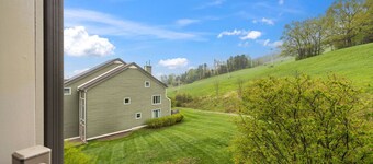 2BDR Blue Mountain Slopeside Condo