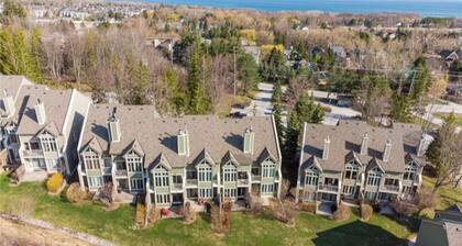 2BDR Blue Mountain Slopeside Condo