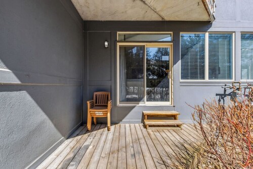 Ground-Floor Cachet Crossing, Steps to BM Village!