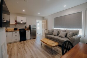 Suite | Free WiFi, bed sheets - Bingham Motor Inn (Bingham)