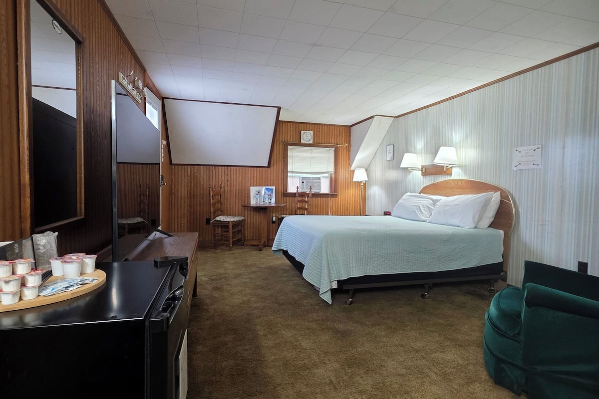 Economy Single Room