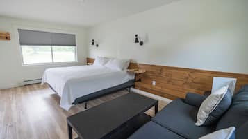 Deluxe Single Room | Free WiFi, bed sheets