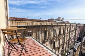 Camera Comfort, balcone, vista mare parziale | Terrazza/patio