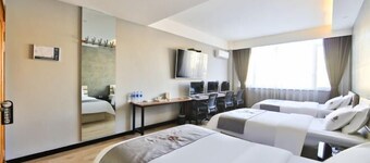 Charles Hotel