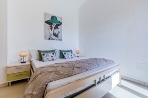 2 bedrooms, iron/ironing board, free WiFi