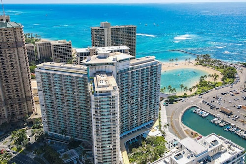 Panoramic Views | Balcony w/ Full Building Access