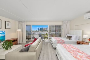 1 bedroom, desk, WiFi