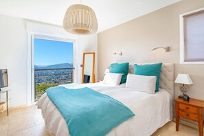4 chambres, bureau, Wi-Fi, draps fournis