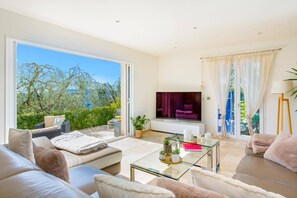 Smart TV, ping pong