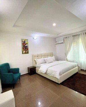 1 bedroom, desk, laptop workspace, blackout drapes - Carizma Luxury Apartment (Lagos)