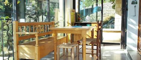 Outdoor dining