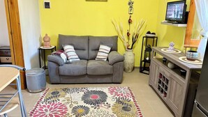 Cabin | Living area - Cozy Beach Villetta in Marina (Santa Maria del Cedro)