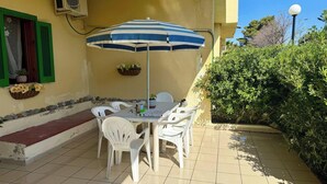 Cabin | Outdoor dining - Cozy Beach Villetta in Marina (Santa Maria del Cedro)