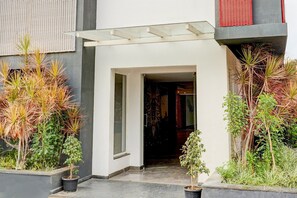 Hus | Reception